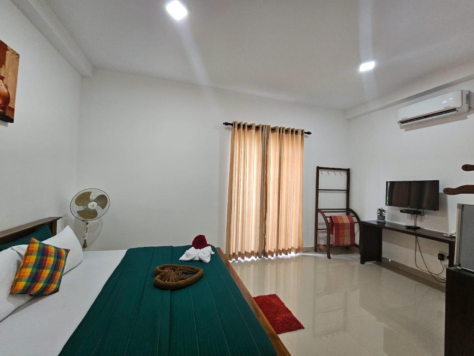 Optimum Residencies Bed & Breakfast Negombo